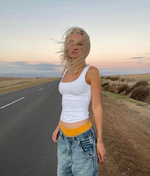 Julia Wulf Photo #31