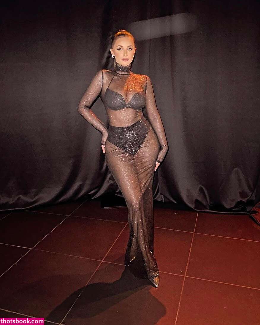 Kika Durisova Photo #28