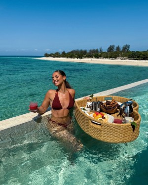 Rina Dakota Photo #29