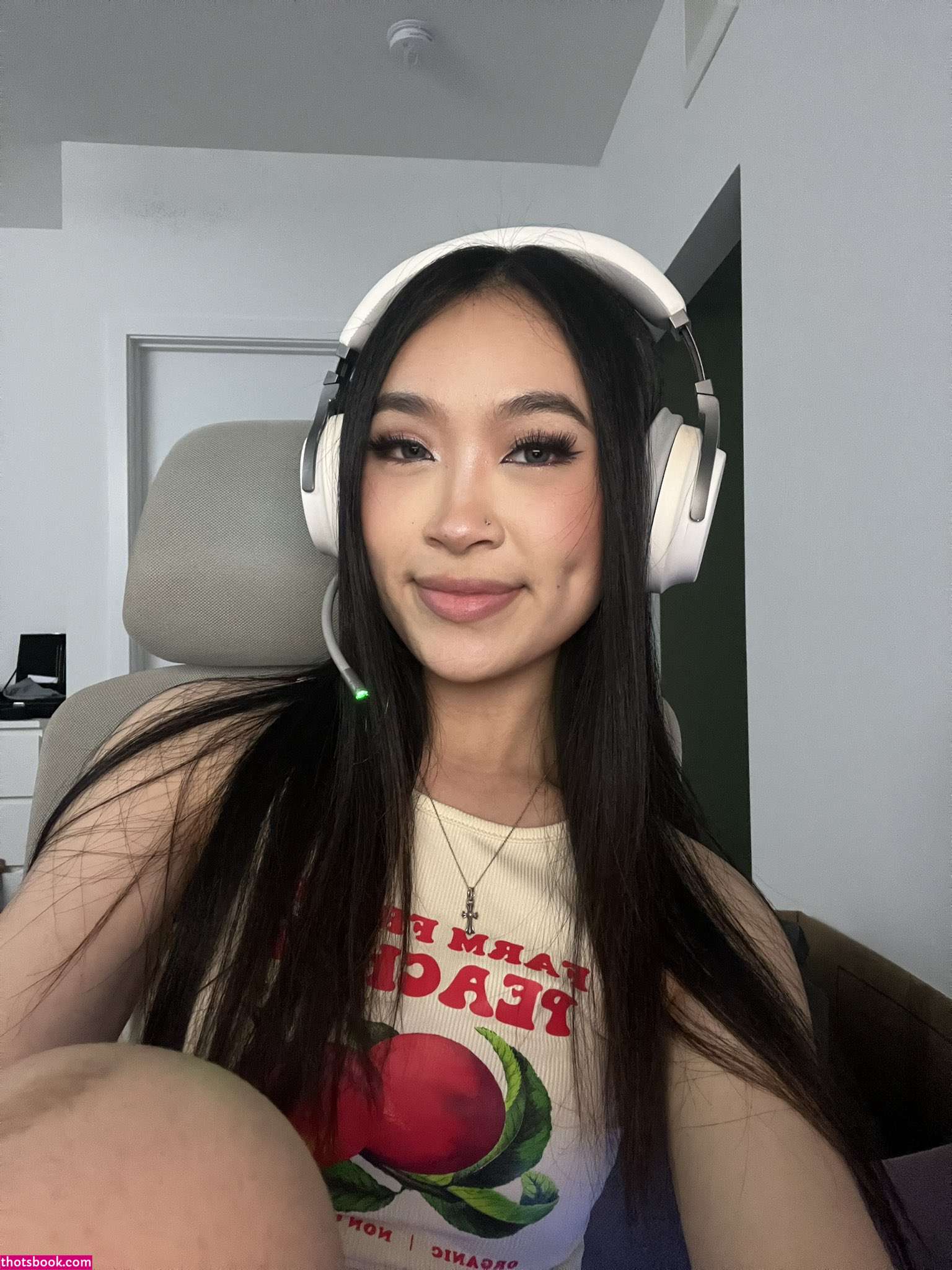 Theresa Nguyen Photo #16