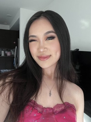 Theresa Nguyen Photo #21