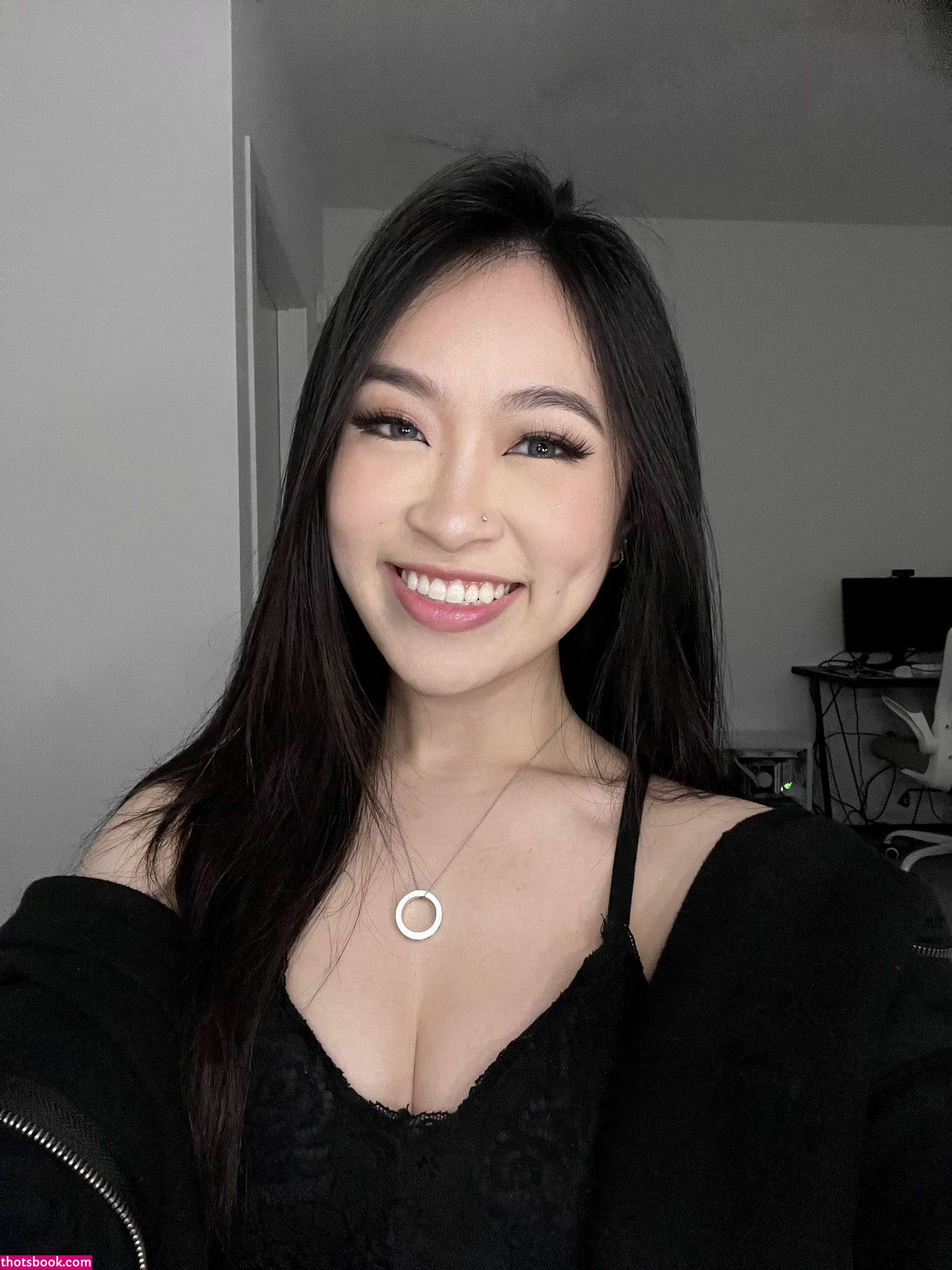 Theresa Nguyen Photo #24