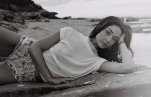 Zoe Kalotheos Photo #4