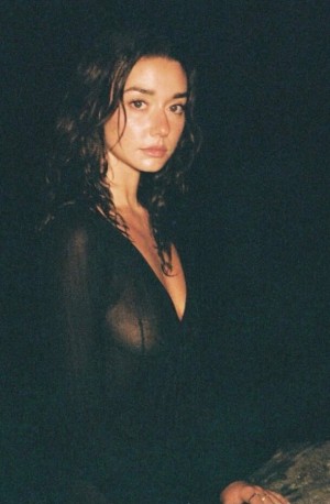 Zoe Kalotheos Photo #6