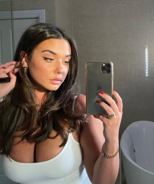 Zoe Kalotheos Photo #19