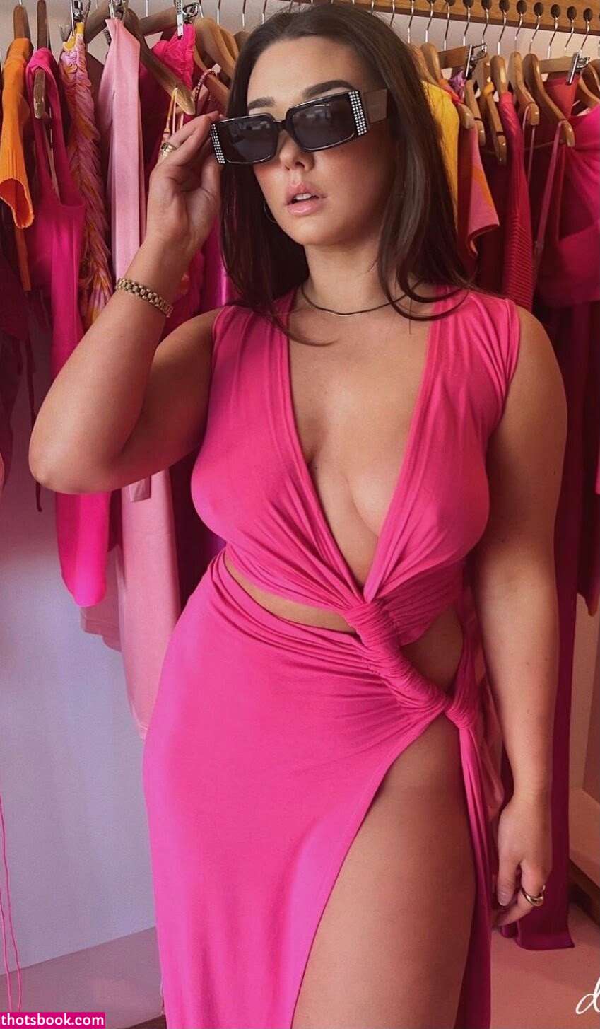 Zoe Kalotheos Photo #25