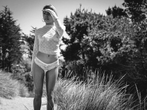 Zoe Phillips Photo #4