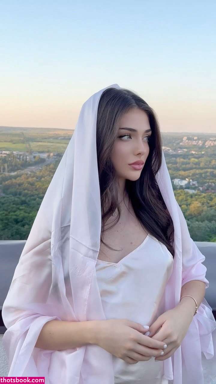 Andreea Bostanica Photo #9