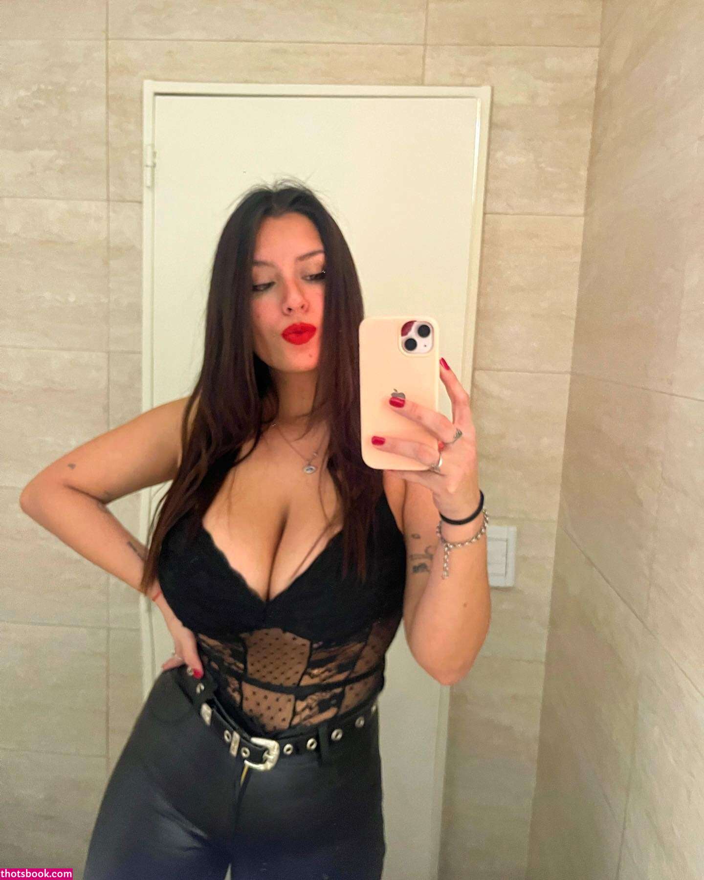 Dani Leiva Photo #29