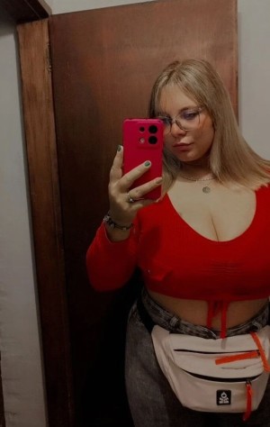 Estefani Favila Photo #25