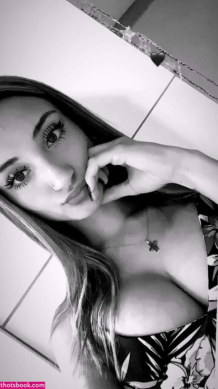 Ivana Aguirre Photo #18