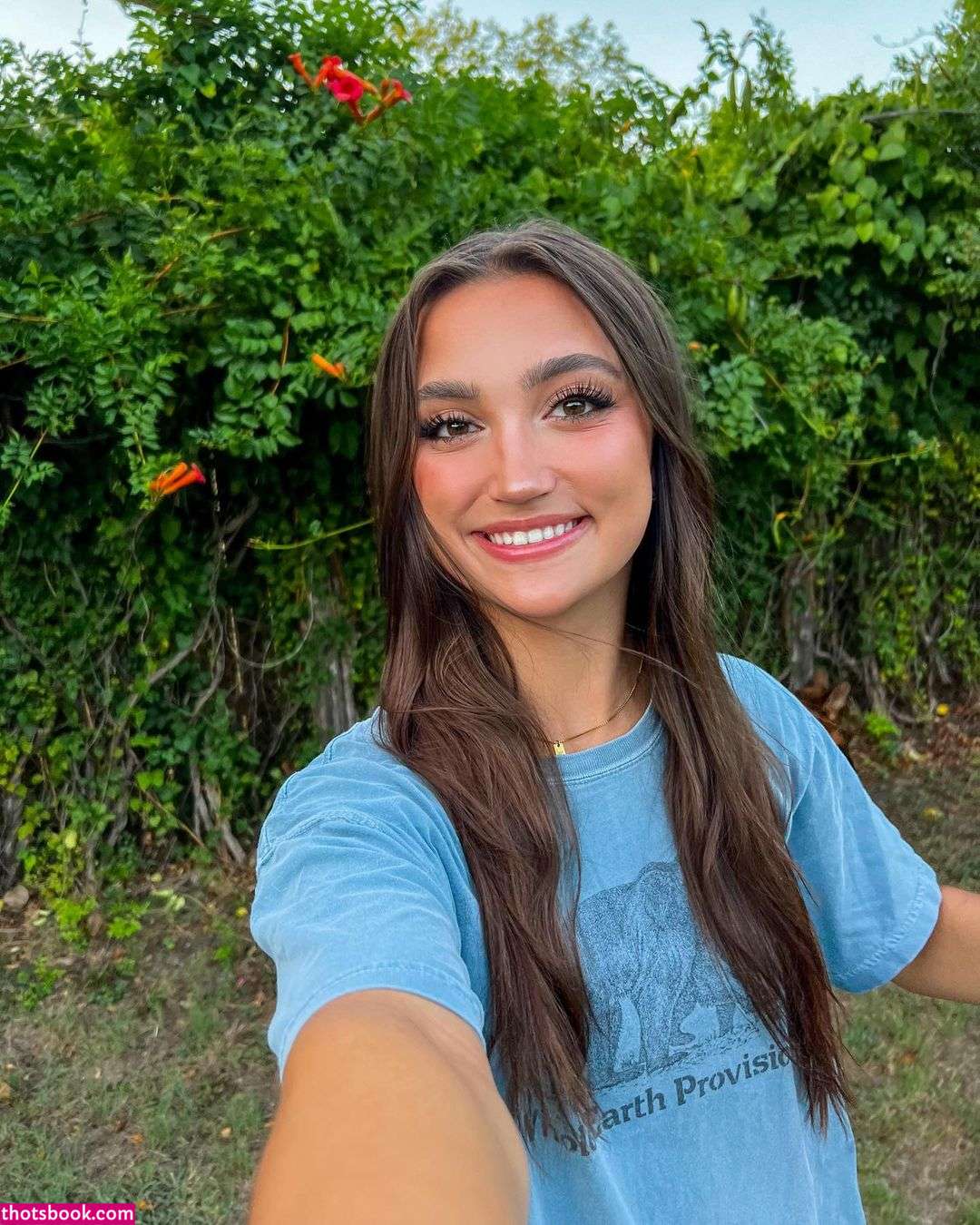 Katie Thompson Photo #4