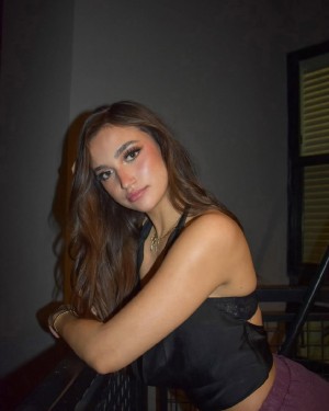 Katie Thompson Photo #24