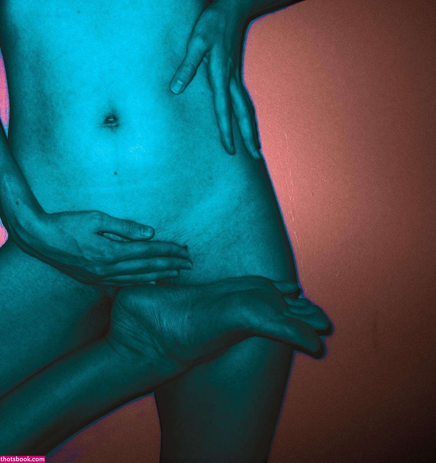 Lady Long Limbs Photo #3