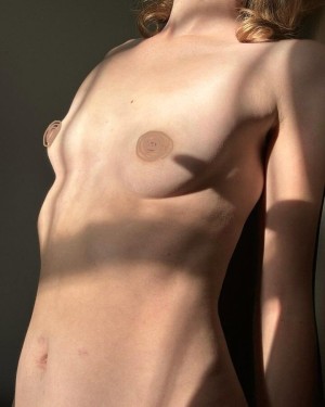 Lady Long Limbs Photo #7