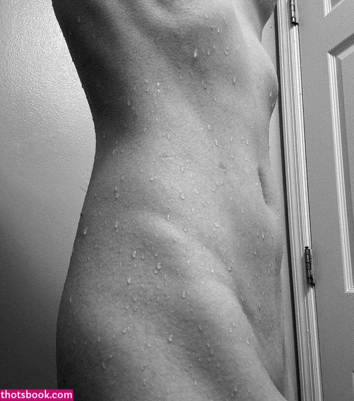 Lady Long Limbs Photo #22