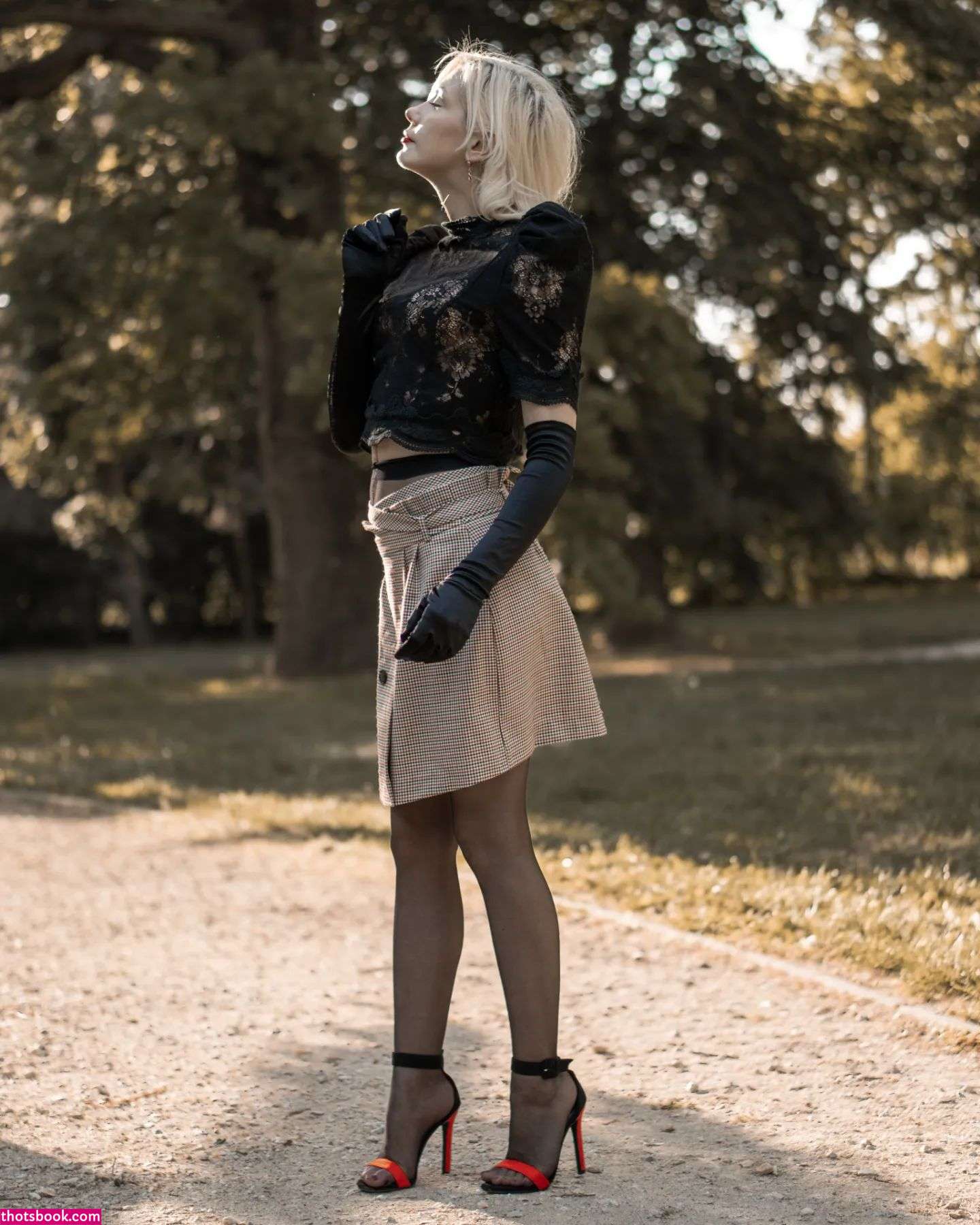 Luna Lotus Photo #13