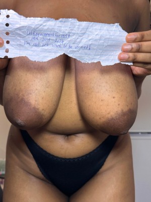 Samanthabigtits Photo #6