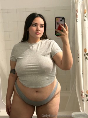 Violet Harmon Photo #15