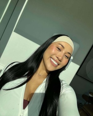 Yenni Huynh Photo #7