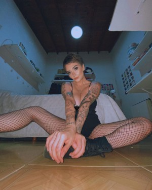 Delfi Peralta Photo #16