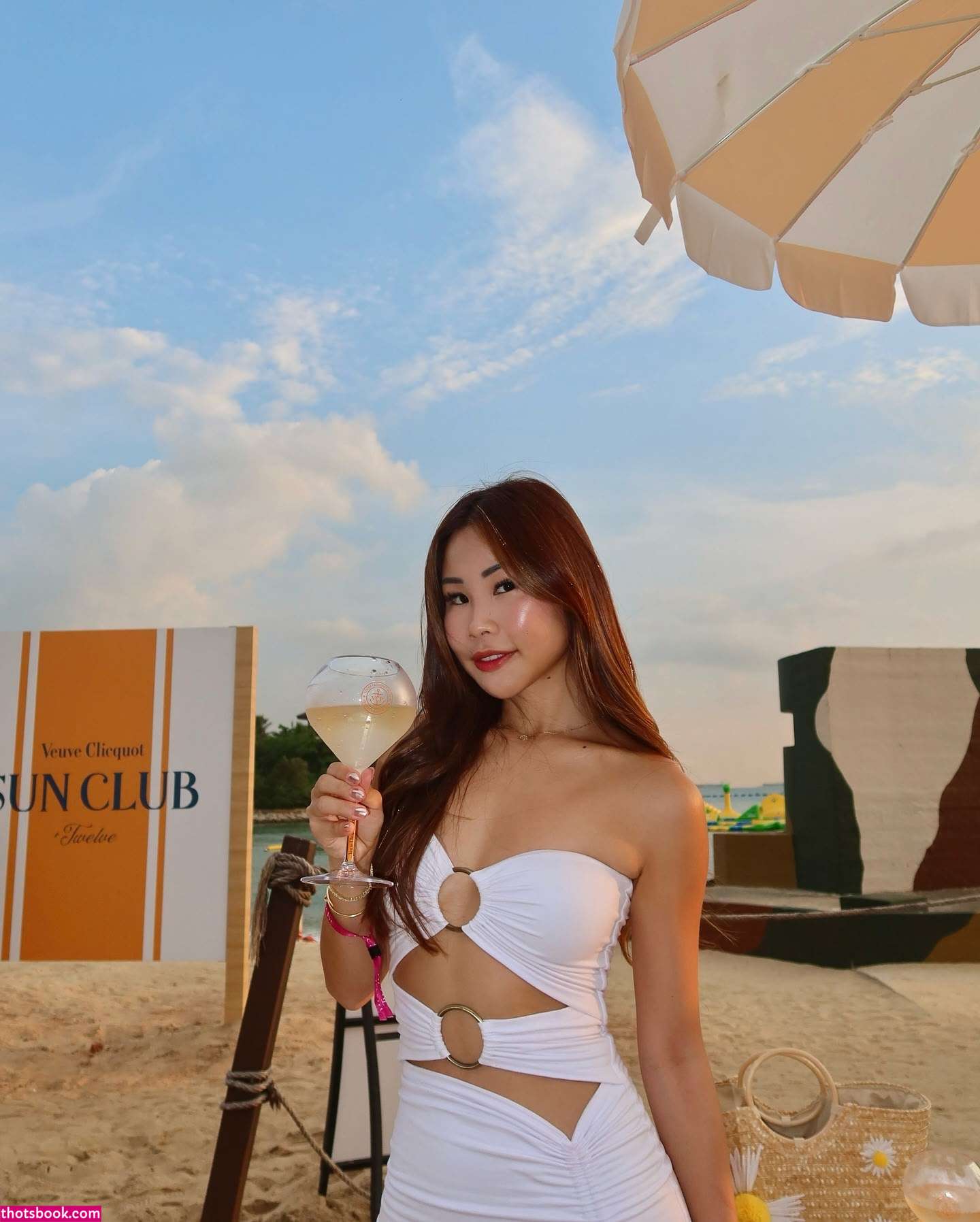 ellenayoungxy Photo #30