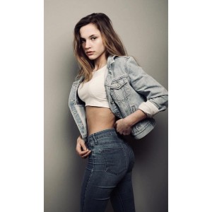 Julia Van Hest Photo #10