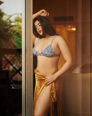 Nikita Sharma Photo #27