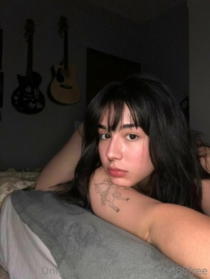 anothergirl088 Photo #5