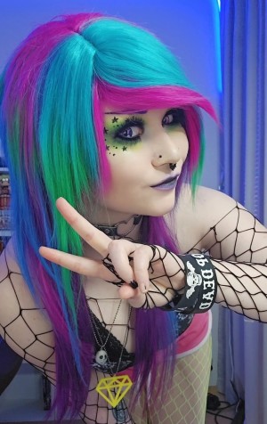 Catastrophiclarawr Photo #3