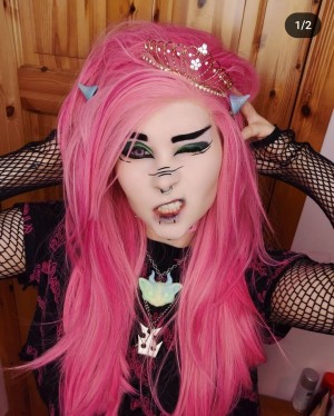 Catastrophiclarawr Photo #26