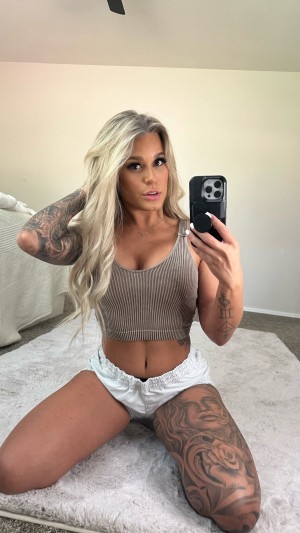 Brazybecca Photo #49