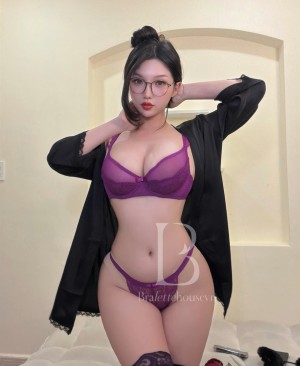 Duyenn Hipp Photo #29