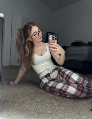 Lyssaurora Photo #57