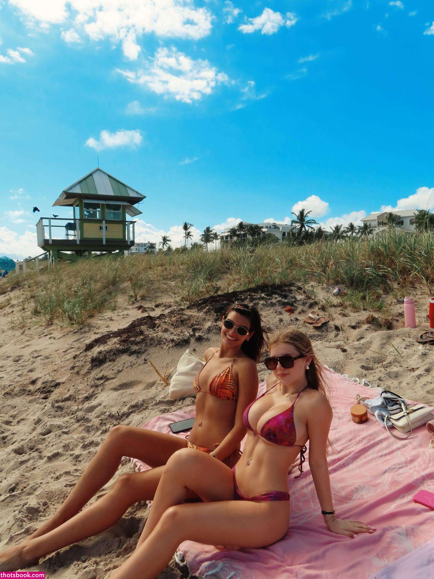 Ariana White Photo #37