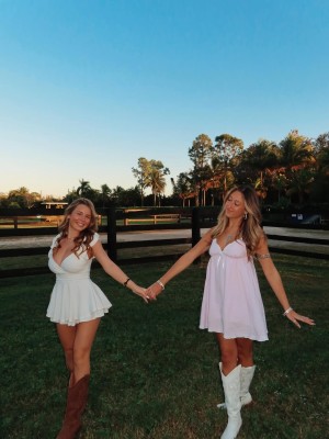 Ariana White Photo #41