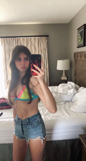 Alexandra Politano Photo #25