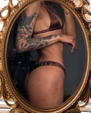 Chloe Christian Photo #3