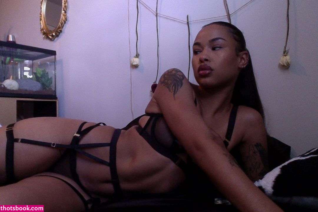 Chloe Christian Photo #12