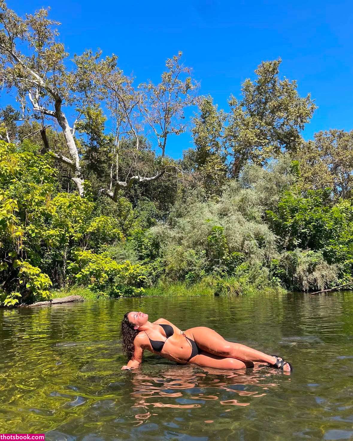 Jen Lowrie Photo #15