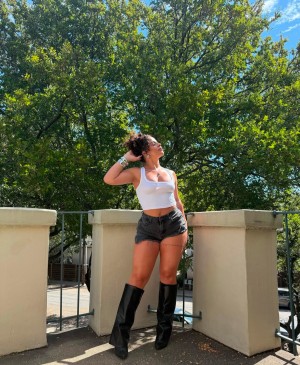 Jen Lowrie Photo #17