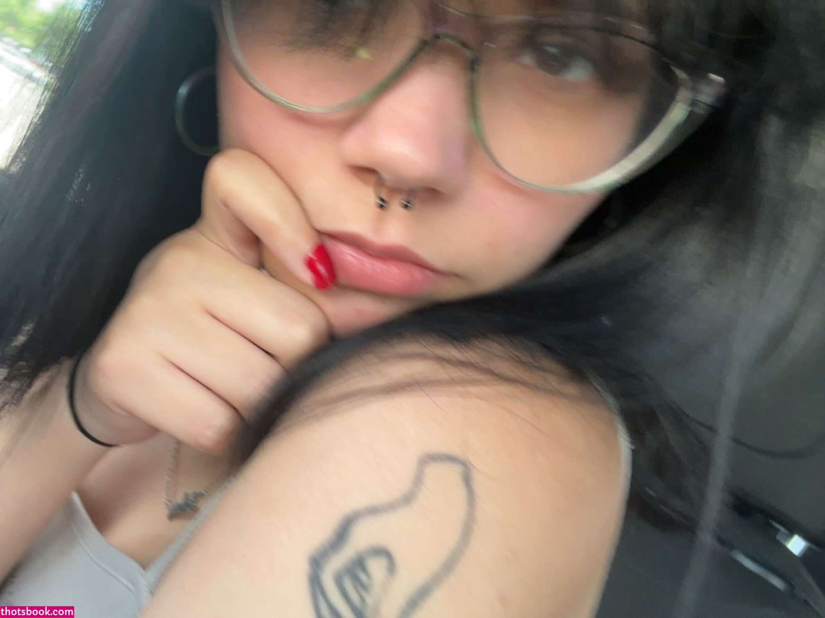 Julia Graham Photo #14