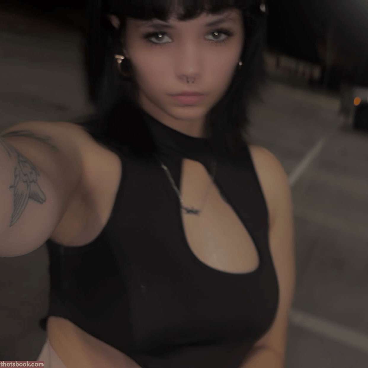 Julia Graham Photo #15