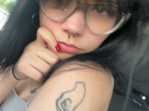 Julia Graham Photo #14