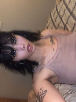 Julia Graham Photo #28