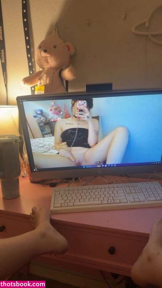 Julia Graham Photo #41