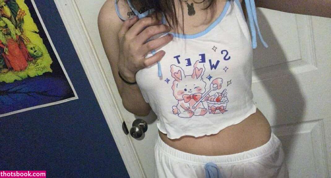 Julia Graham Photo #48