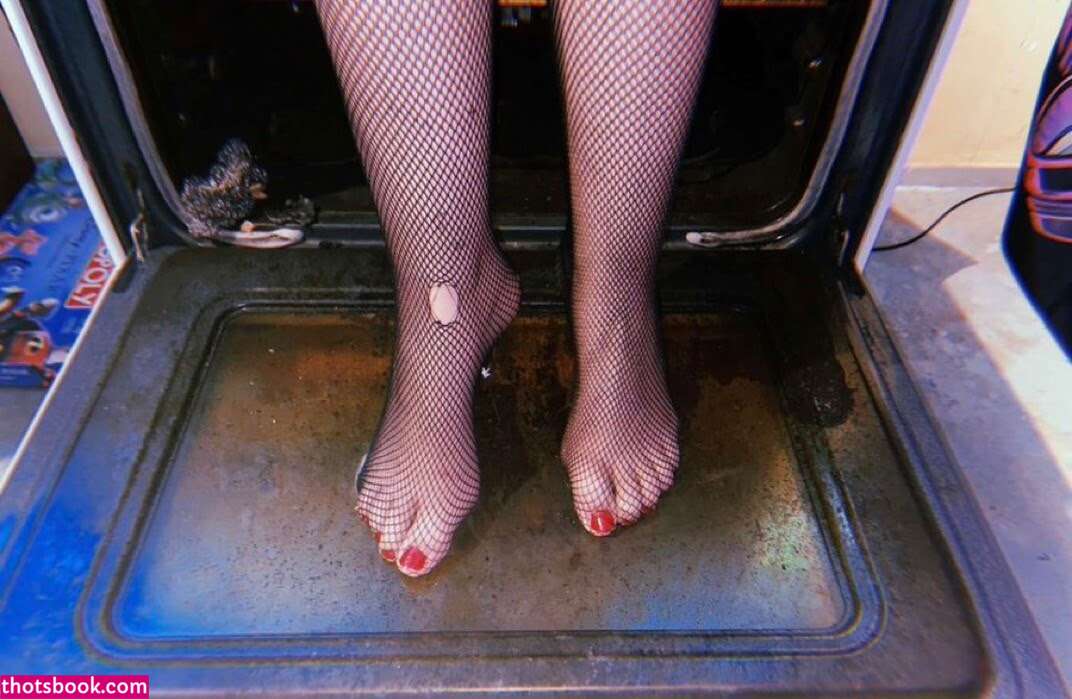 Julia Graham Photo #52