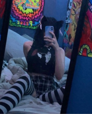 Julia Graham Photo #37