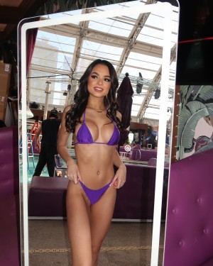 Nayla Norton Photo #35